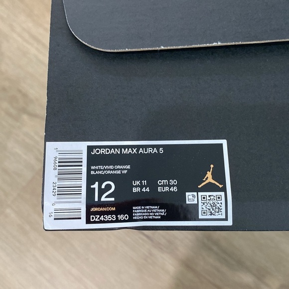 NEW Men’s Jordan Max Aura 5 Sneakers - Picture 7 of 7